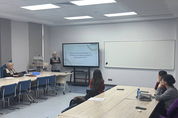 Graduate Café featuring Azizakhon Mukhammedova and Azimjon Musamuhamedov